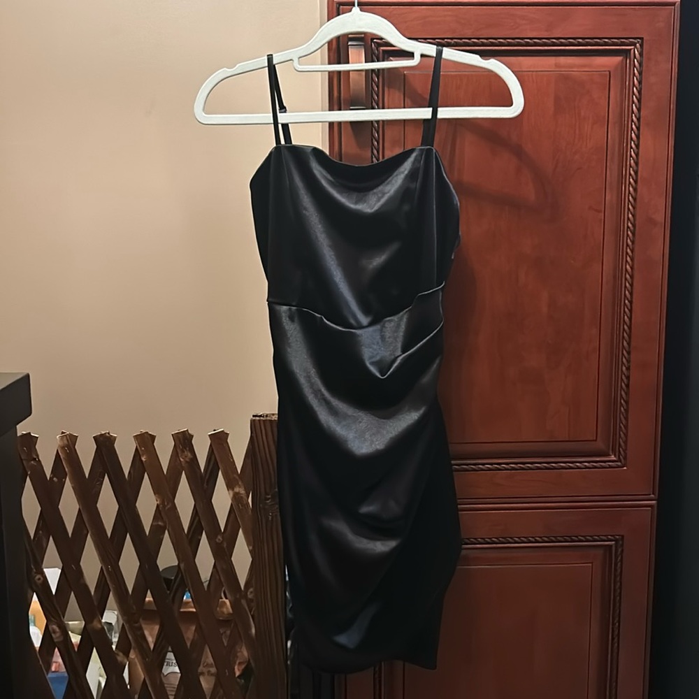 Juniors’ Ruched Assymetric Bodycon Dress